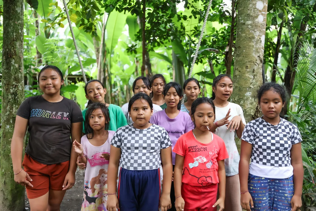 Girls from the PKP community together