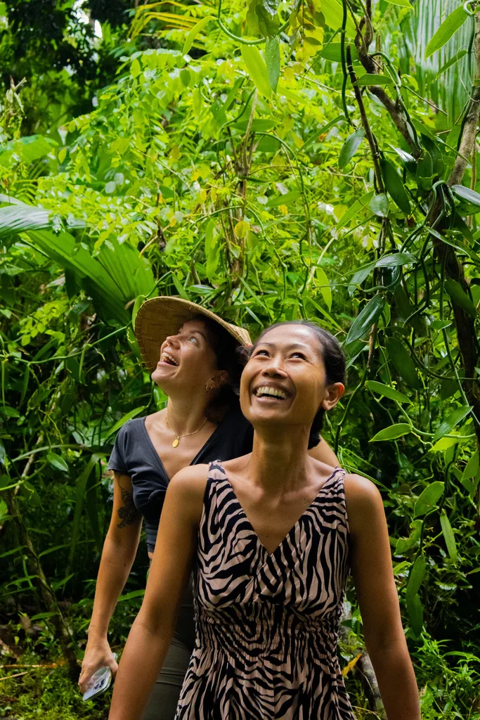 A garden visit through the Bali jungle with the PKP community